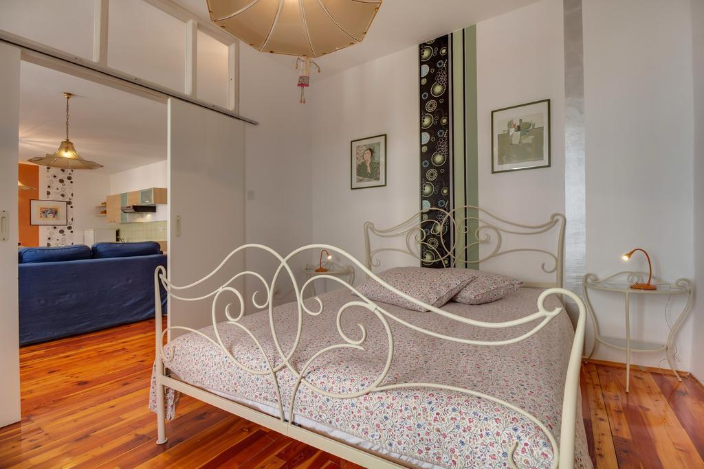 Apartments Mandarina Mali Lošinj Chambre photo