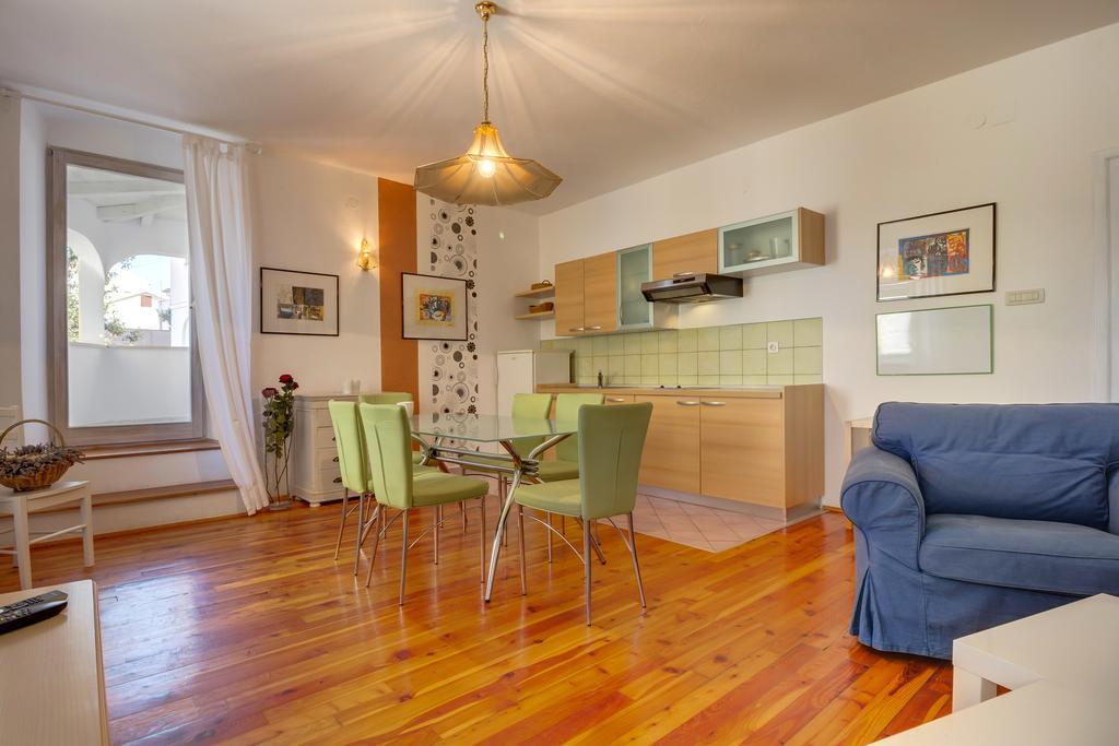 Apartments Mandarina Mali Lošinj Chambre photo